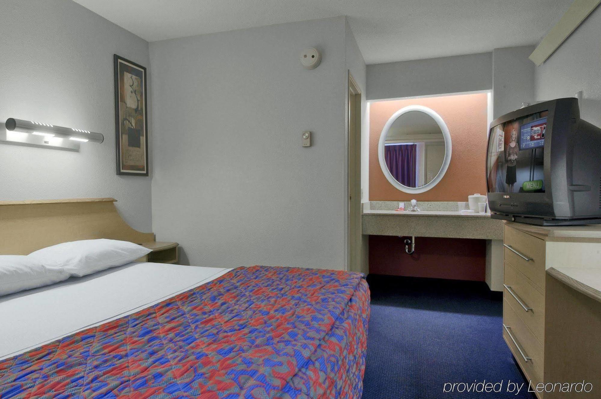 Super 8 By Wyndham Deerfield - Northbrook Hotell Rom bilde