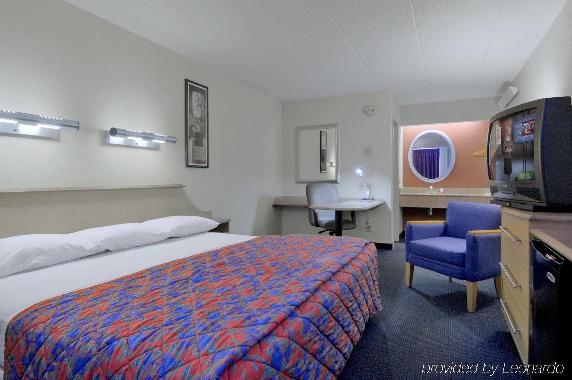 Super 8 By Wyndham Deerfield - Northbrook Hotell Rom bilde